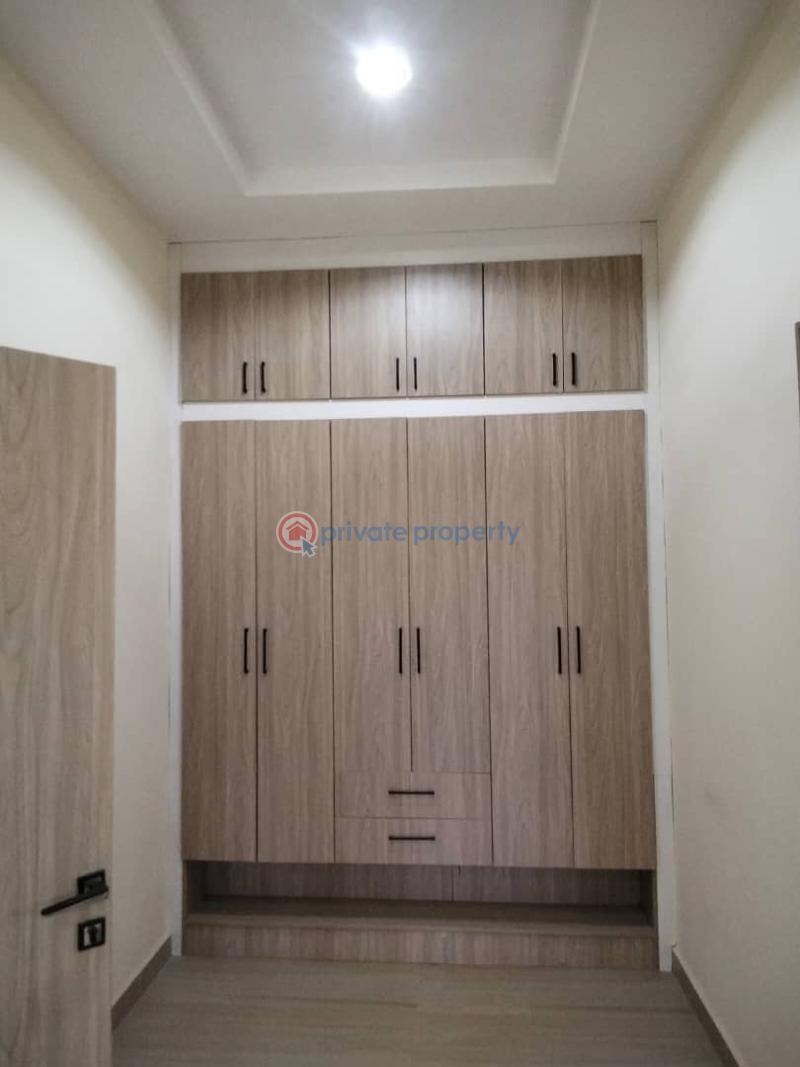7 bedroom Duplex For Sale Guzape Abuja Phase 1  - 24