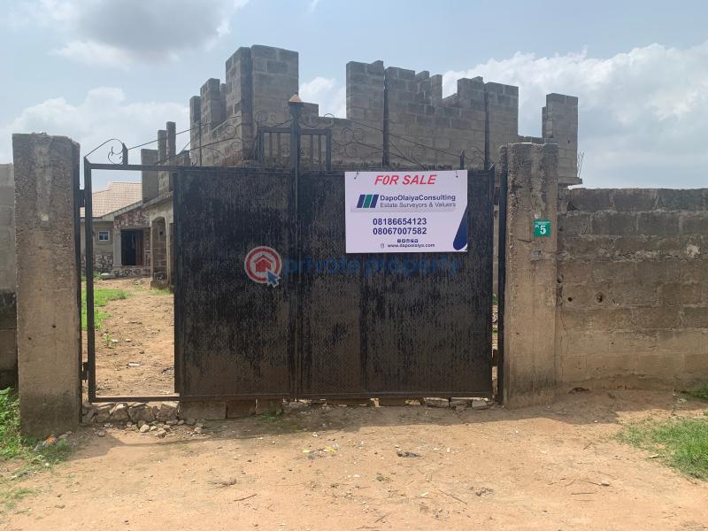 3 bedroom Bungalow For Sale Alhaji Saheed Ibrahim Close, Torotoro/pakuro, Obafemi Owode Lga Ogun Ogun area  - 0