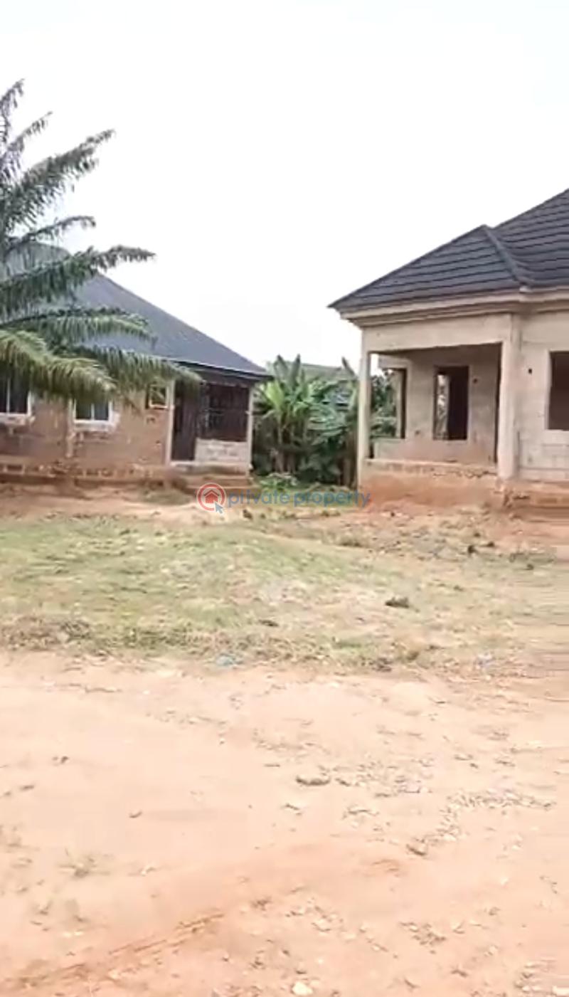 Bungalow For Sale 3poles From Ugbor Central Rd By Ogunwonyi Junction Gra Benincity Benin Edo - 1