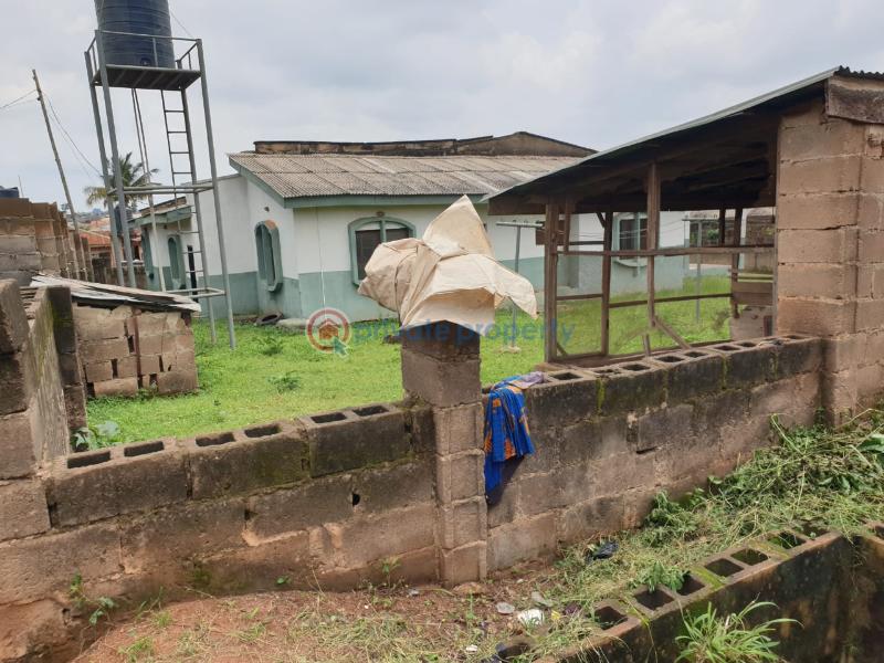 3 bedroom Detached Bungalow For Sale Owode, Abeokuta Road Apata Ibadan Oyo - 3