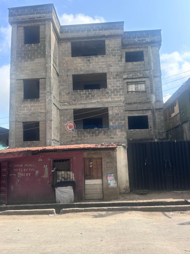 10 bedroom Hotel For Sale 2, Esietedo Street Alakija Amuwo Odofin Lagos - 1
