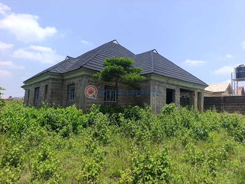 House For Sale Gbadewole, Idi Ape, Off Ojurin , Akobo , Ibadan. Ibadan Oyo - 1