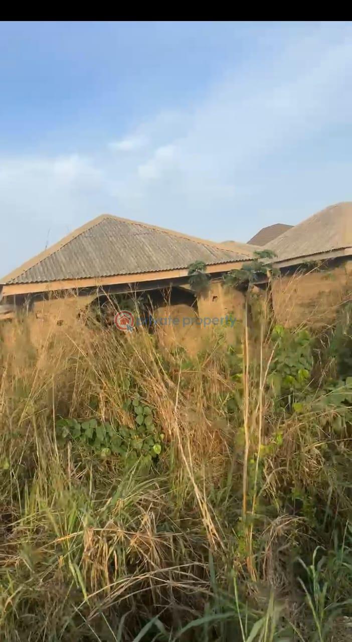 Block Of Flats For Sale Magbon Mowe Ogun area  - 1