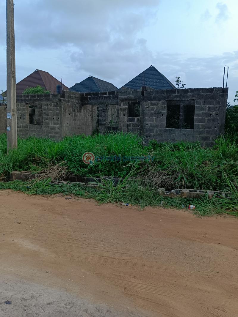 Uncompleted bungalow of 4 units of 2 bedroom flats in a very secured estate - 1 8 bedroom Detached Bungalow For Sale By Sholebo Estate Ebute Ikorodu Lagos - 1