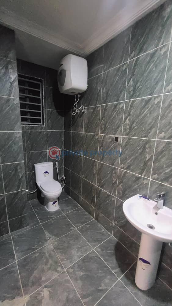 3 bedroom Block Of Flats For Rent Off Sọji Olátúnjí, New Road Busstop Lekki Lekki Phase 1 Lagos - 4