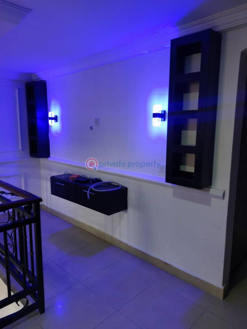 Unfurnished three bedroom ensuite maisonette, - 5 3 bedroom Maisonette For Rent Lekki Phase 1 Lagos - 5