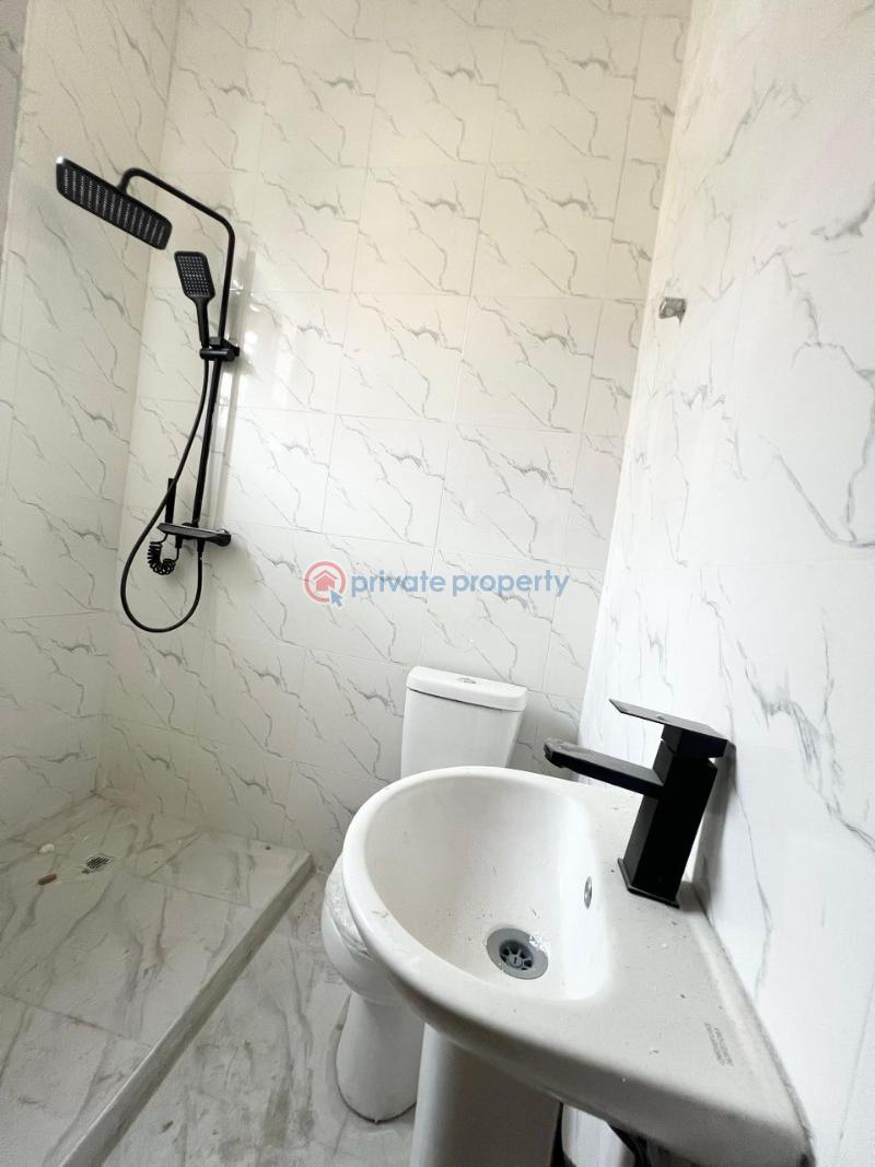 4 bedroom Semi detached Duplex For Sale Chevron Lekki Lagos - 17
