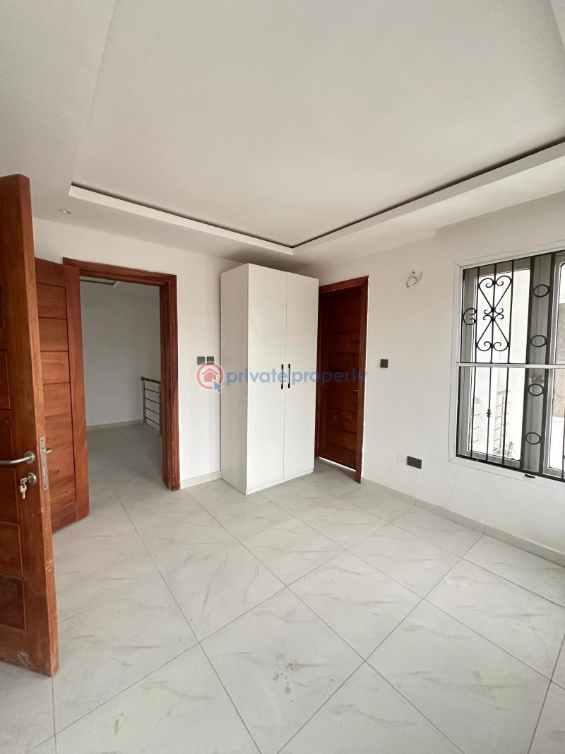 Uniquely built 5 bedroom terrace duplex with study room - 11 5 bedroom Terraced Duplex For Sale Victoria Island Lagos - 11