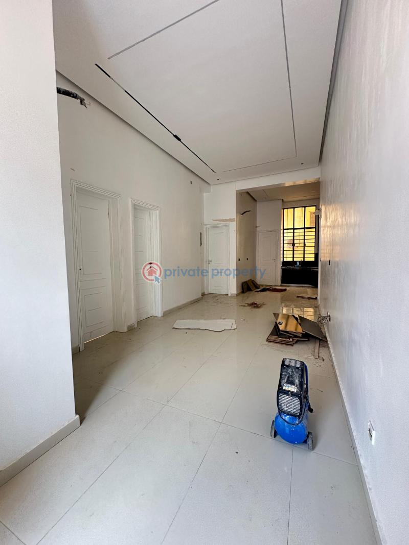 Uniquely built luxury 3 bedroom apartment with bq, high ceilings, swimming pool and elevator - 3 3 bedroom House For Sale Lekki Phase 1 Lagos - 3