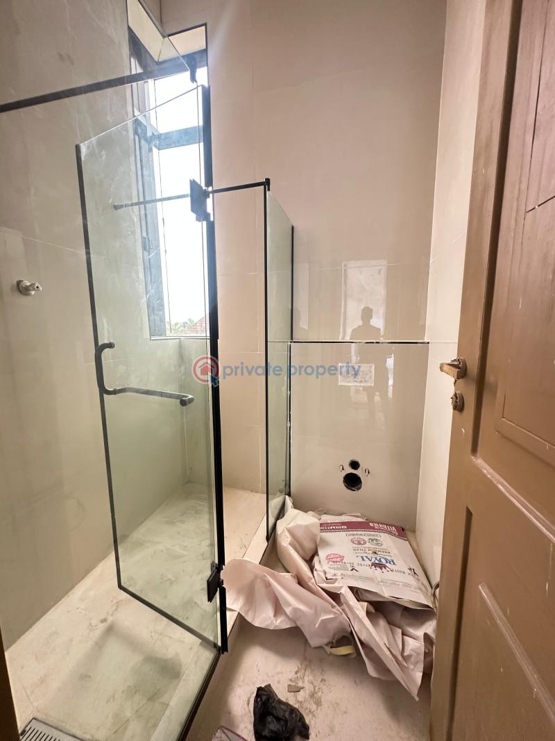 Uniquely built luxury 3 bedroom apartment with bq, high ceilings, swimming pool and elevator - 18 3 bedroom House For Sale Lekki Phase 1 Lagos - 18
