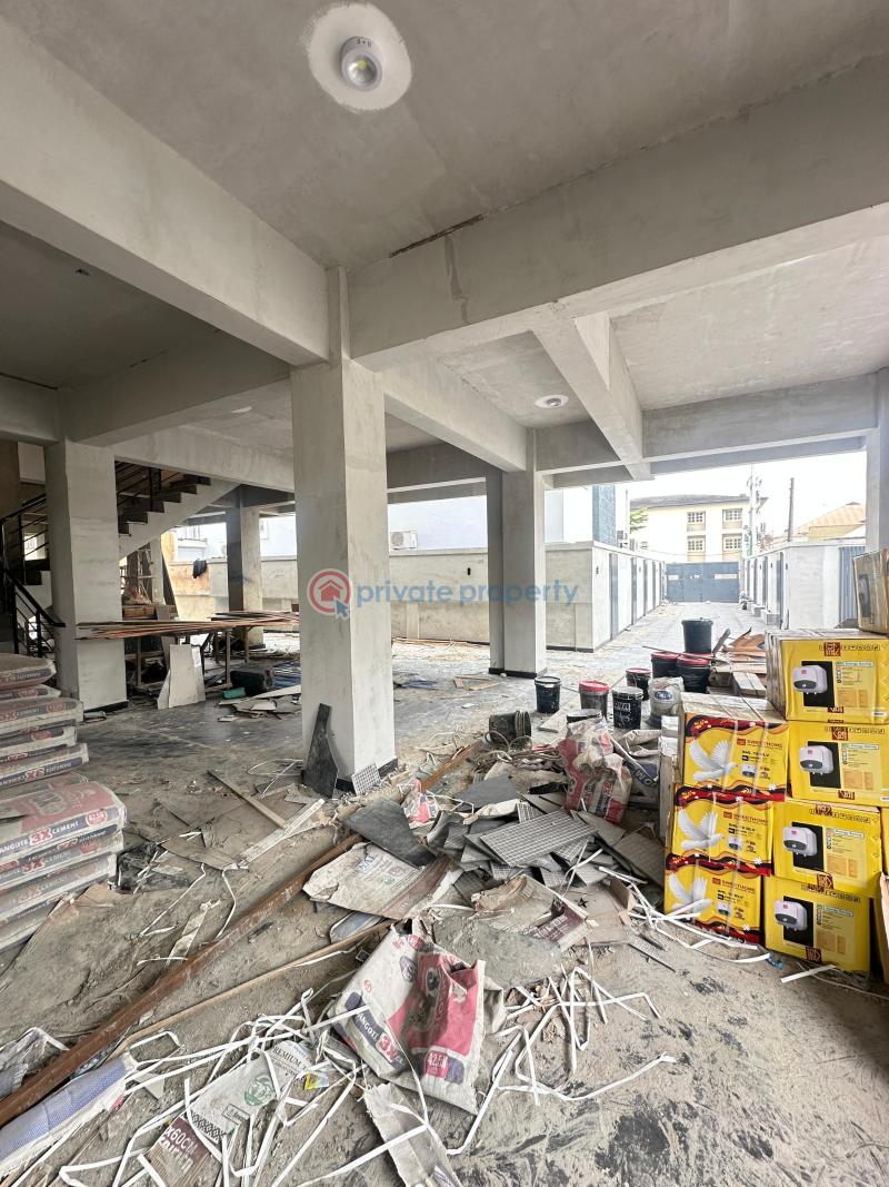 Uniquely built luxury 3 bedroom apartment with bq, high ceilings, swimming pool and elevator - 4 3 bedroom House For Sale Lekki Phase 1 Lagos - 4