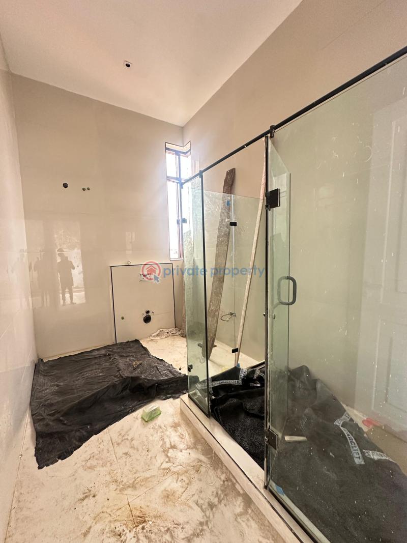 Uniquely built luxury 3 bedroom apartment with bq, high ceilings, swimming pool and elevator - 19 3 bedroom House For Sale Lekki Phase 1 Lagos - 19