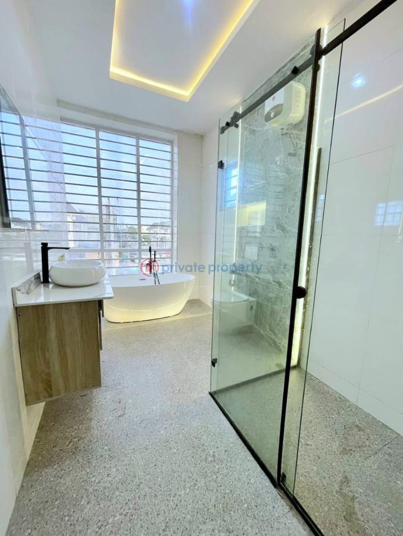 Uniquely-built spacious 5 bedroom fully detached duplex - 7 5 bedroom Detached Duplex For Sale Chevron Drive Lekki Lagos - 7