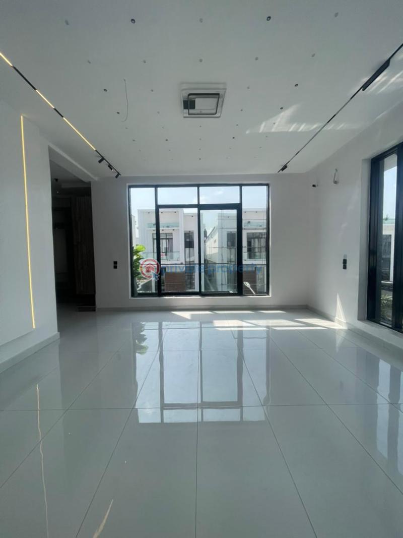 5 bedroom Detached Duplex For Sale Chevron Drive Lekki Lagos - 4