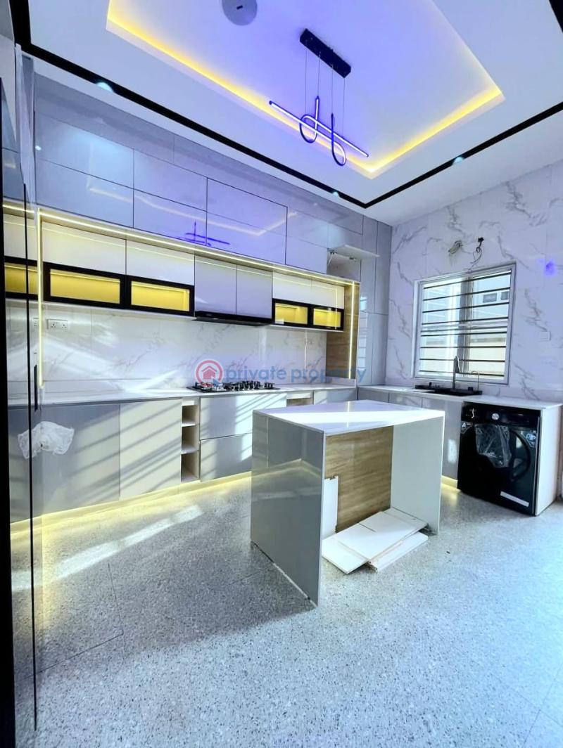 Uniquely-built spacious 5 bedroom fully detached duplex - 10 5 bedroom Detached Duplex For Sale Chevron Drive Lekki Lagos - 10