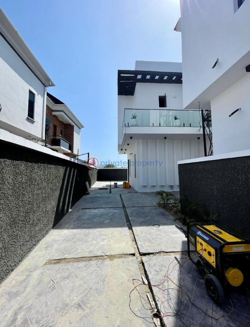 4 bedroom Detached Duplex For Sale Chevron Drive Lekki Lagos - 3