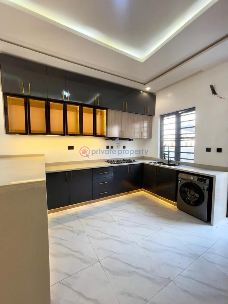 4 bedroom Detached Duplex For Sale Ikota Lekki Lagos - 4