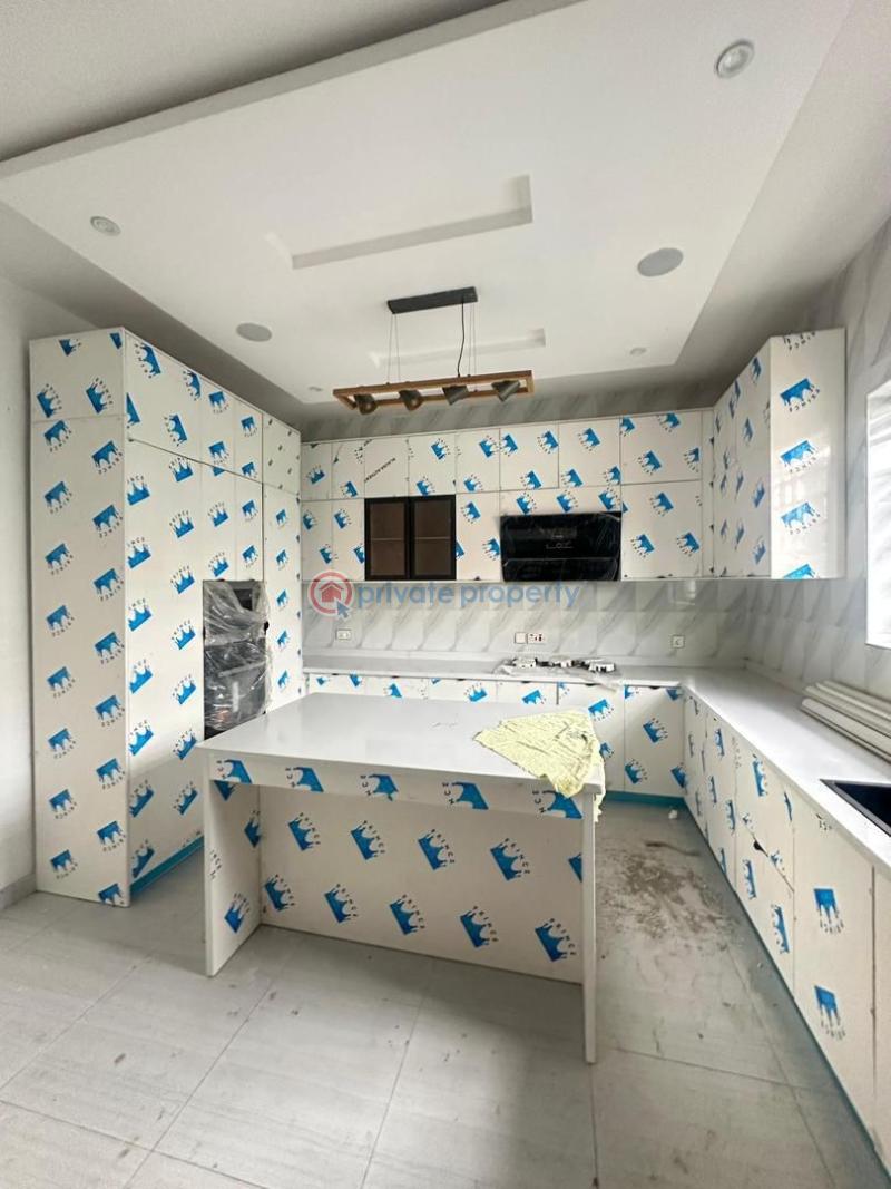 5 bedroom Detached Duplex For Sale Uniquely Styled 5 Bedroom Fully Detached Duplex With Bq Ogudu GRA Lagos - 3