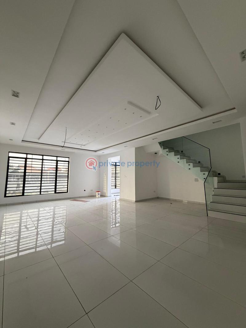 5 bedroom Detached Duplex For Sale Off Esecretariat Road, Agodi Gra, Ibadan Oyo - 1