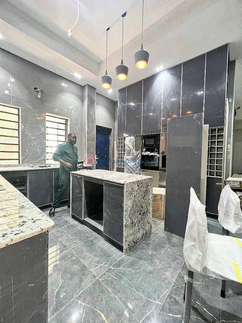 Units of 5-bedroom duplexes with cinema, - 2 5 bedroom Detached Duplex For Sale Old Ikoyi Lagos - 2