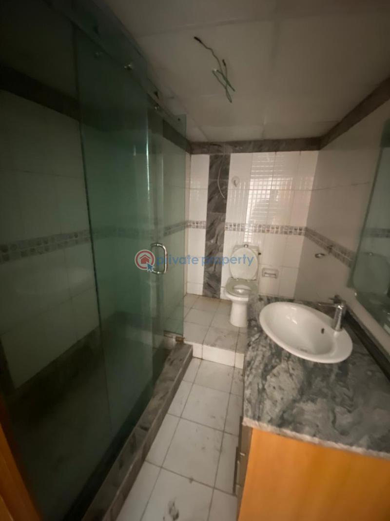 Units of tastefully finished serviced spacious 3 bedroom flats with swimming-pool,children-play-ground,tennis-court,etc. - 3 3 bedroom Block Of Flats For Rent Chevron Lekki Lagos - 3