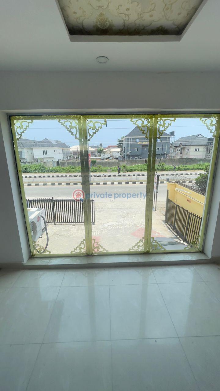 Shop For Rent Lekki Phase 1 Lagos - 3
