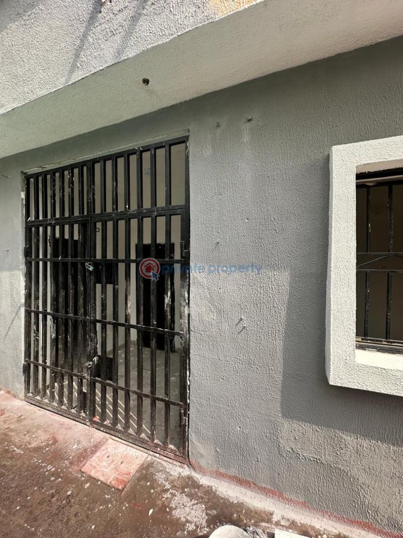 Upscale 6 bedroom detached with 1 room bq & a security post - 6 6 bedroom Detached Duplex For Rent Lekki Phase 1 Lagos - 6