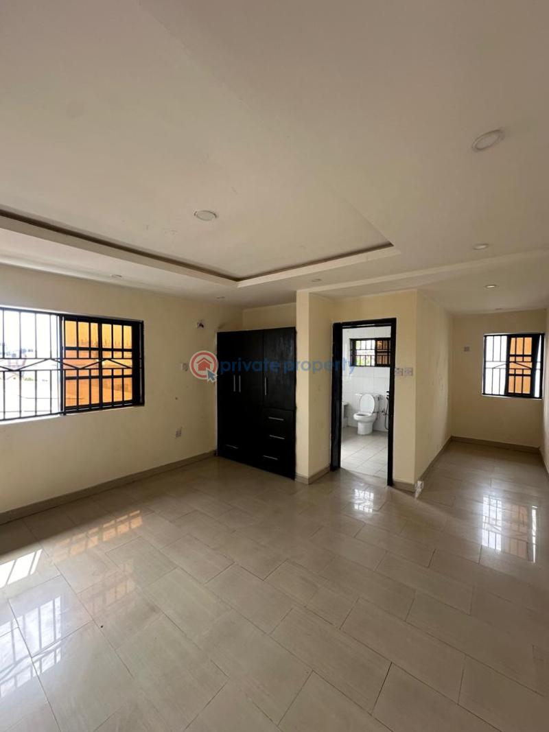 Upscale 6 bedroom detached with 1 room bq & a security post - 12 6 bedroom Detached Duplex For Rent Lekki Phase 1 Lagos - 12