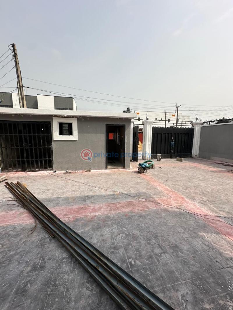 Upscale 6 bedroom detached with 1 room bq & a security post - 1 6 bedroom Detached Duplex For Rent Lekki Phase 1 Lagos - 1