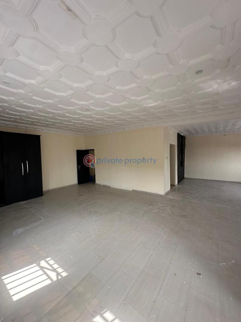 Upscale 6 bedroom detached with 1 room bq & a security post - 22 6 bedroom Detached Duplex For Rent Lekki Phase 1 Lagos - 22