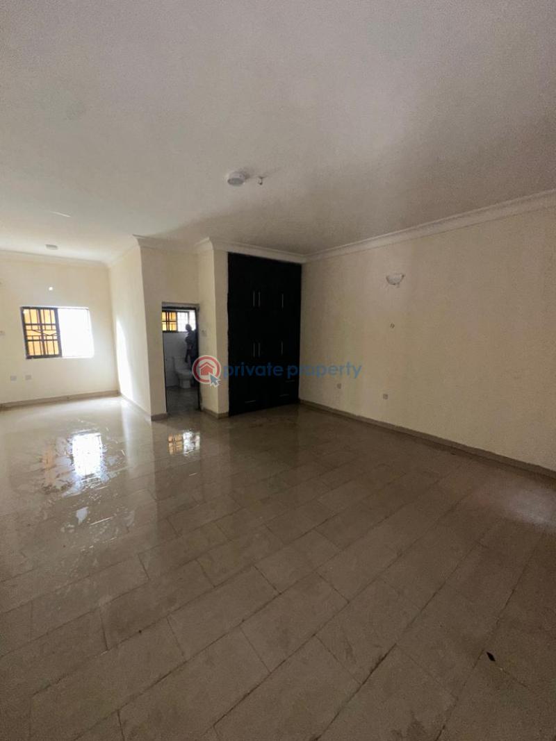 Upscale 6 bedroom detached with 1 room bq & a security post - 19 6 bedroom Detached Duplex For Rent Lekki Phase 1 Lagos - 19