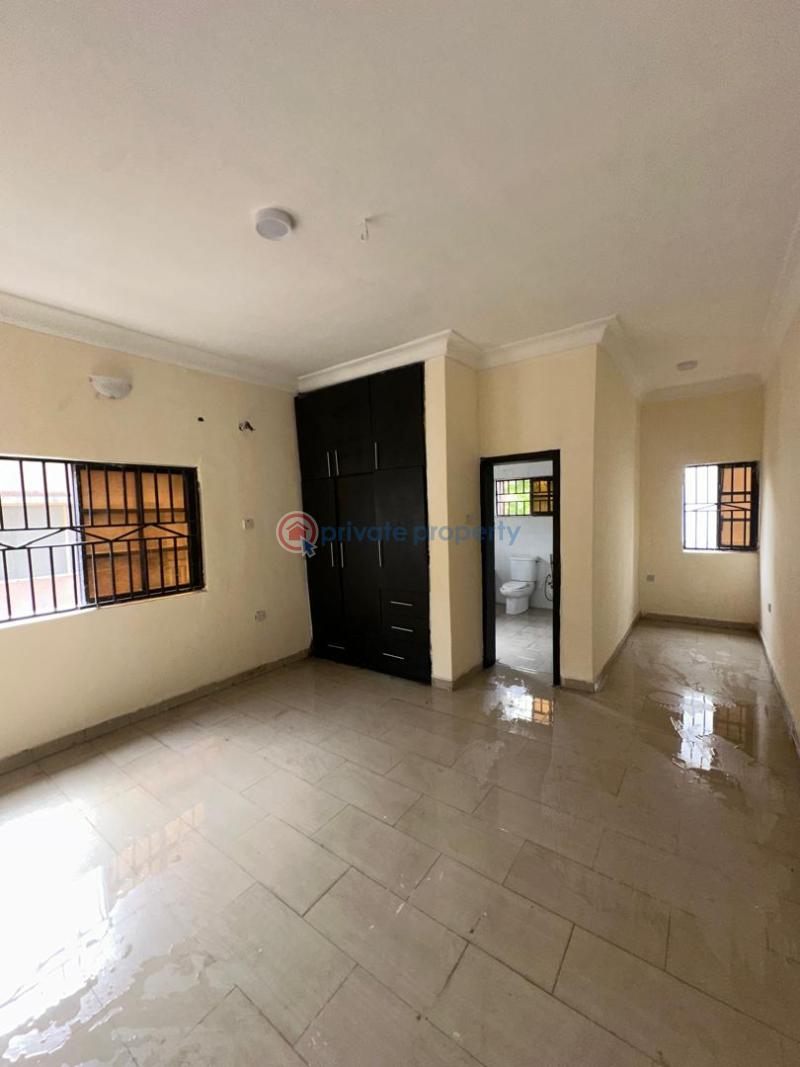Upscale 6 bedroom detached with 1 room bq & a security post - 18 6 bedroom Detached Duplex For Rent Lekki Phase 1 Lagos - 18