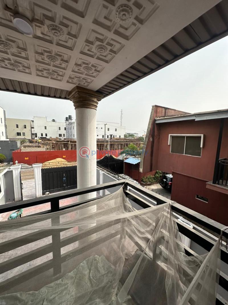 Upscale 6 bedroom detached with 1 room bq & a security post - 23 6 bedroom Detached Duplex For Rent Lekki Phase 1 Lagos - 23