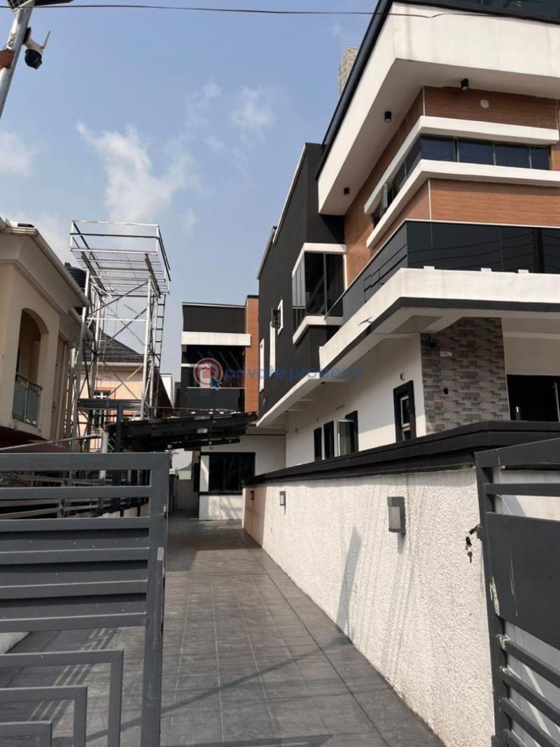 House For Sale Bera Estate, Ajiran Chevron Drive Lekki Lagos - 4