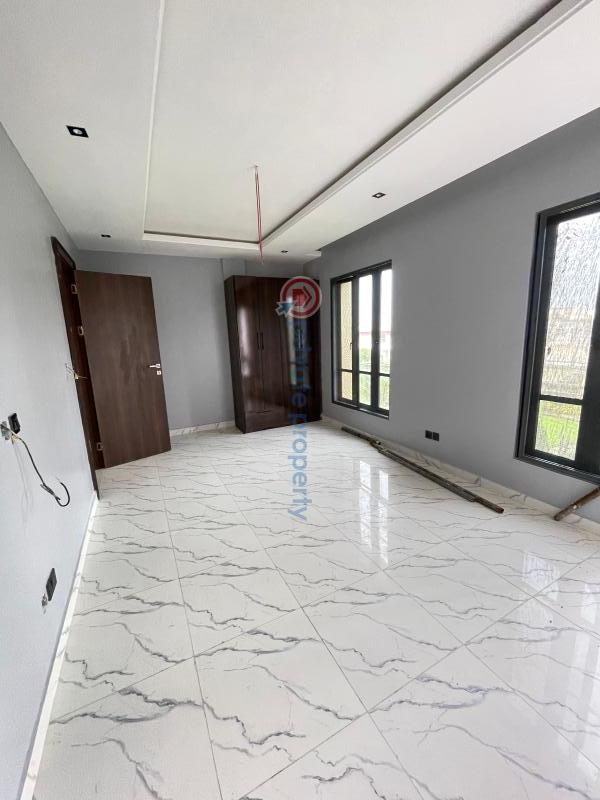 2 bedroom Block Of Flats For Sale Lekki Phase 1 Lagos - 4