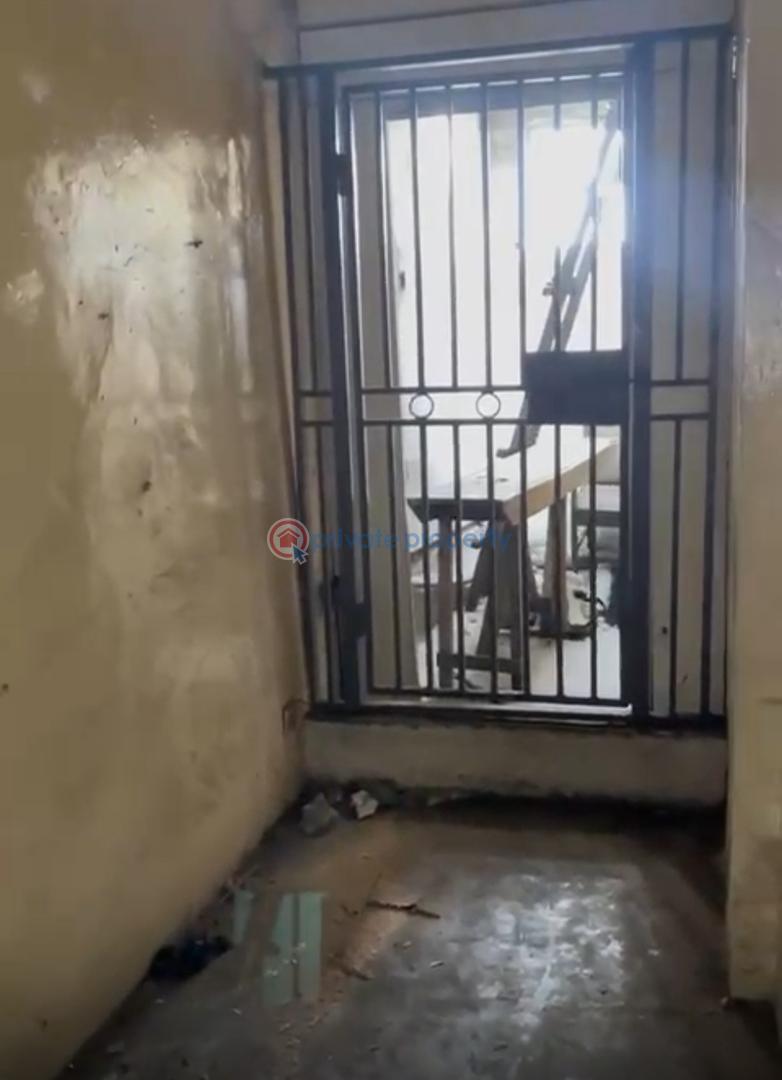 Office For Sale No 13, Commercial Road, Apapa Lagos - 2