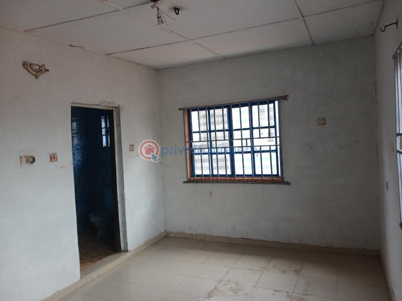 House For Sale College Bus Stop Ikotun/Igando Lagos - 6