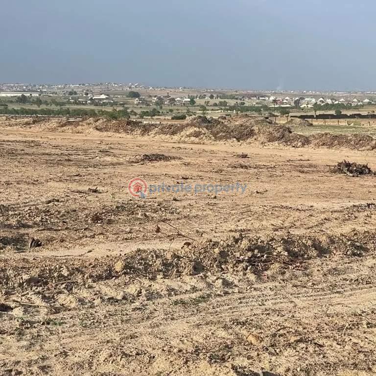 Valington estate airport road - 3 Land For Sale Lugbe Abuja Phase 4  - 3