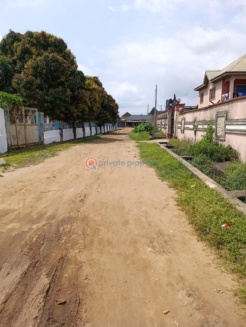 5 bedroom Detached Bungalow For Sale Isheri Oshun, Close To Ikotun Alimosho Lagos - 3
