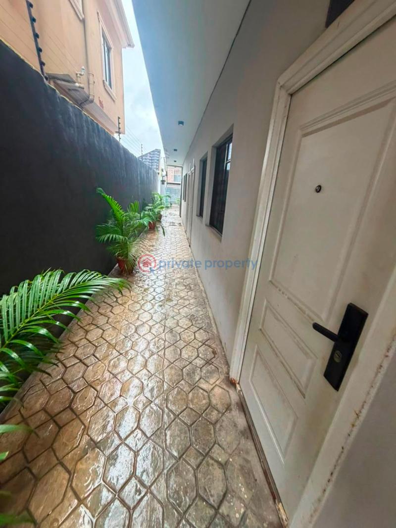 1 bedroom Self Contain For Rent Sholanke Akoka Akoka Yaba Lagos - 1