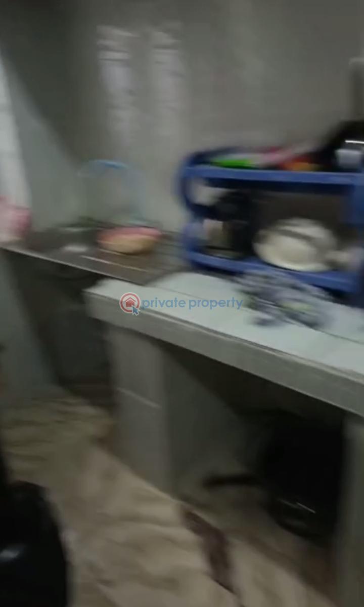 1 bedroom Mini Flat For Rent Fadeyi Yaba Lagos - 5