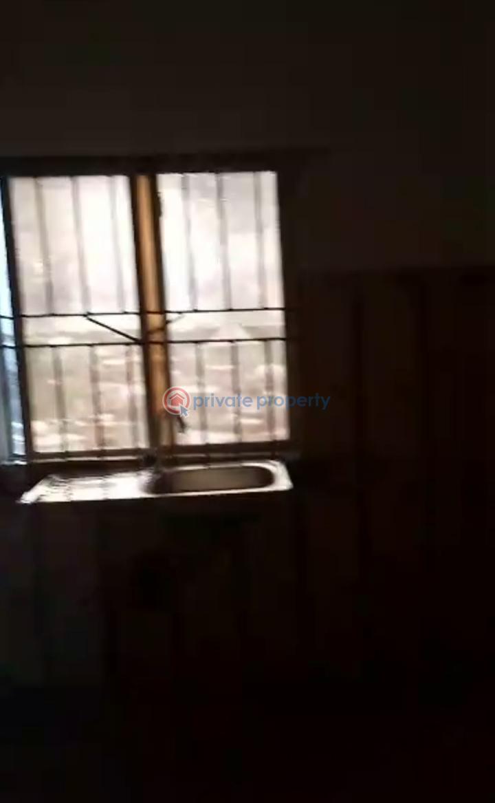 3 bedroom Flat & Apartment For Rent Iwaya Yaba Lagos - 2