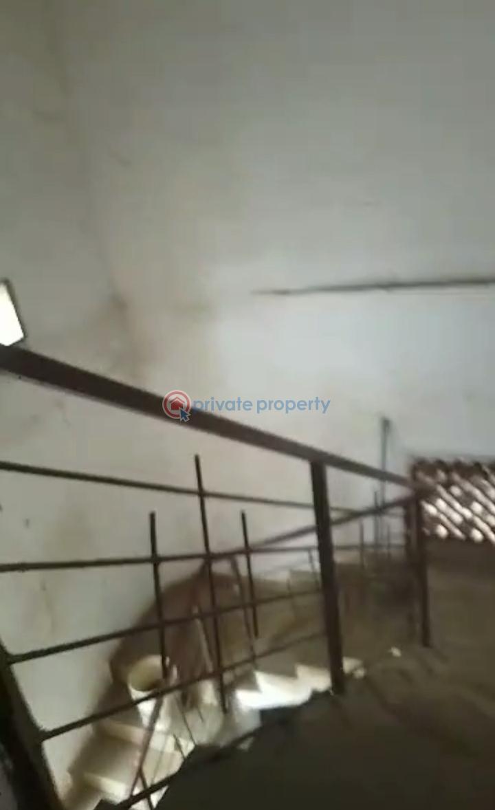 3 bedroom Flat & Apartment For Rent Iwaya Yaba Lagos - 0