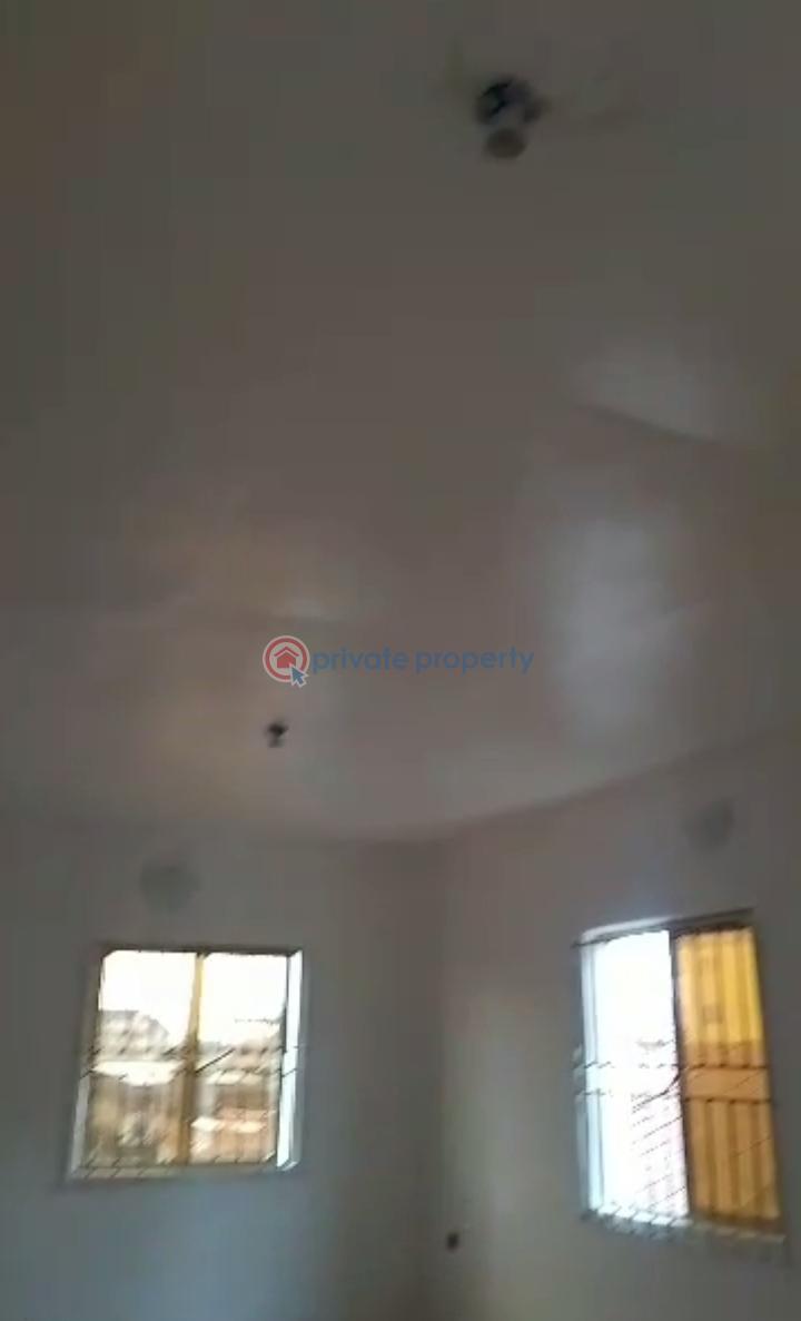 3 bedroom Flat & Apartment For Rent Iwaya Yaba Lagos - 8