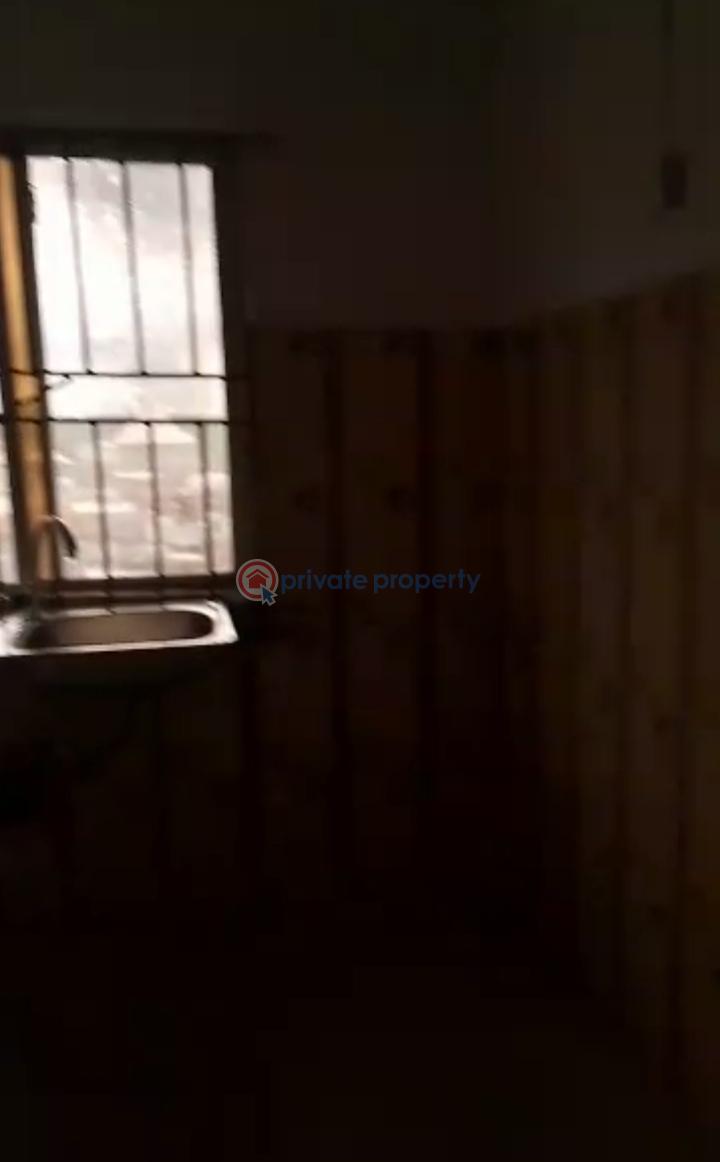 3 bedroom Flat & Apartment For Rent Iwaya Yaba Lagos - 4
