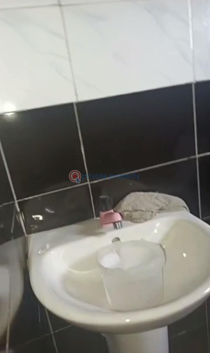 2 bedroom Flat & Apartment For Rent Mushin Lagos - 1