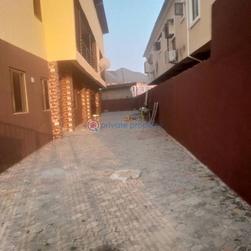 2 bedroom Flat & Apartment For Rent In An Estate Ogombo Ajah Lagos - 1