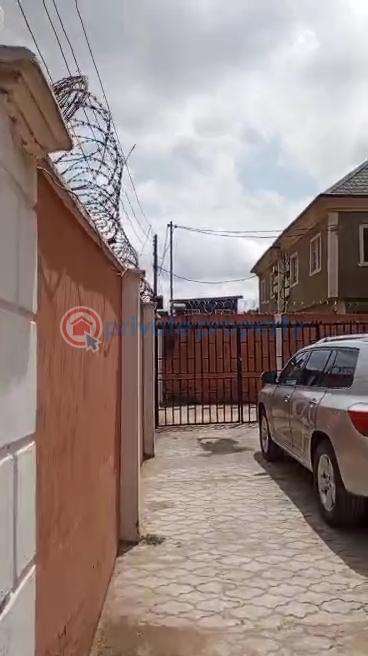 6 bedroom Duplex For Sale College Bustop Igando Lagos Igando Ikotun/Igando Lagos - 4