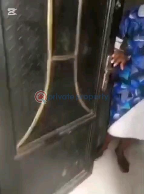 Very solid and beautiful 3bedroom bungalow - 3 3 bedroom Bungalow For Sale Command Axis, Ipaja Lagos Ipaja Lagos - 3