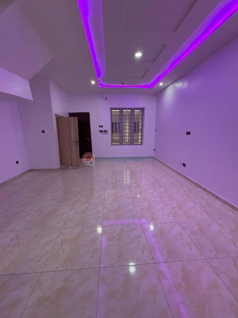 Very spacious 1-bedroom & parlor miniflat | royal pine estate, orchid, lekki - 2 1 bedroom Mini Flat For Rent Royal Pine Lekki Lagos - 2